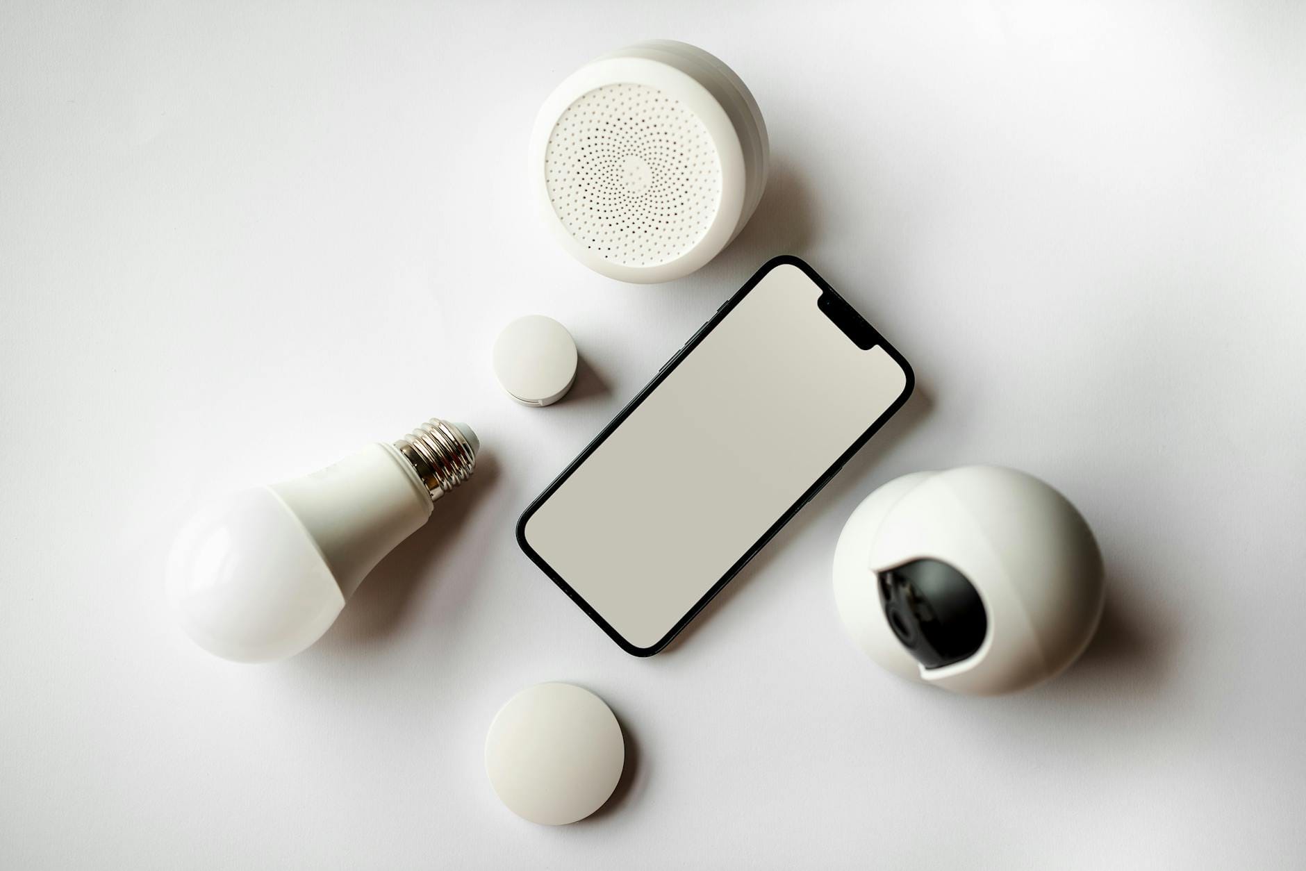 Smartfon i urządzenia smart home powiązane z filtracją powietrza